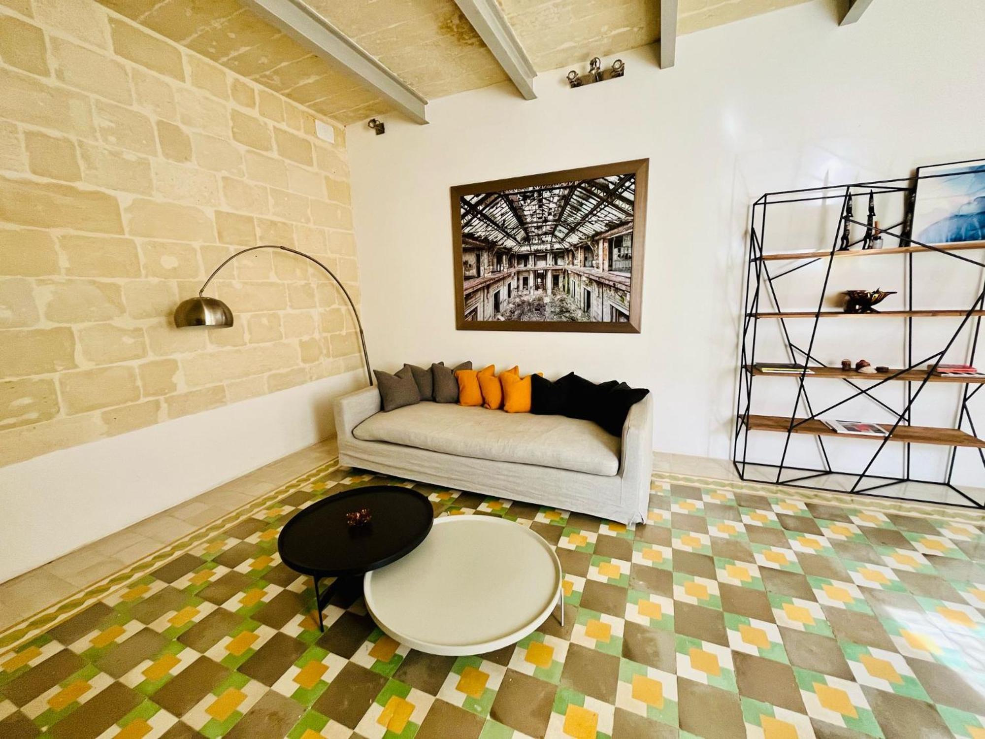 Cozy Charming Apartment In Old Bakery Street Валетта Экстерьер фото