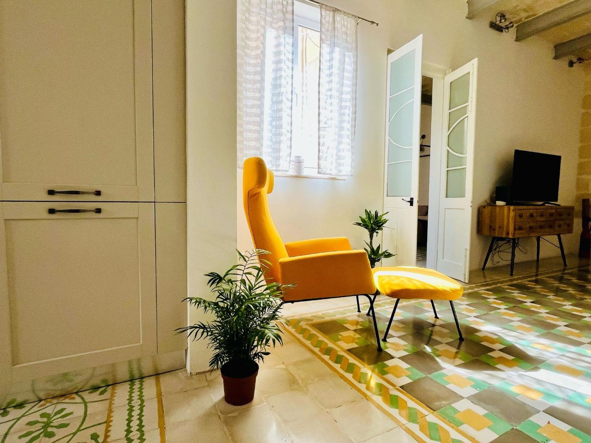 Cozy Charming Apartment In Old Bakery Street Валетта Экстерьер фото
